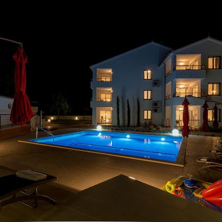 Villa Anja 2Nd Floor Peroj Exteriör bild