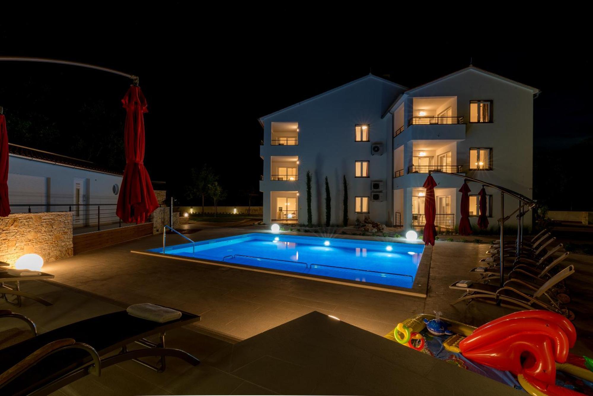 Villa Anja 2Nd Floor Peroj Exteriör bild