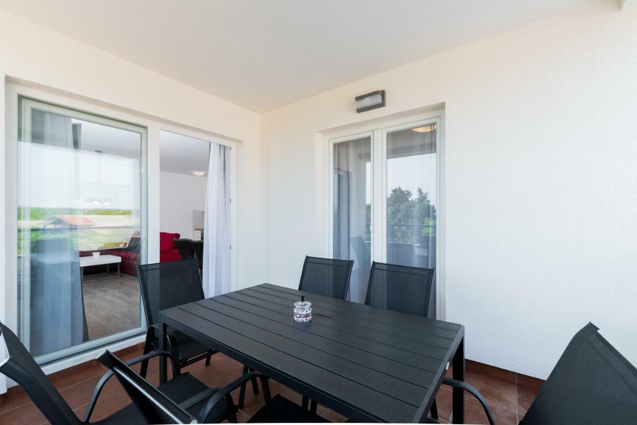 Villa Anja 2Nd Floor Peroj Exteriör bild