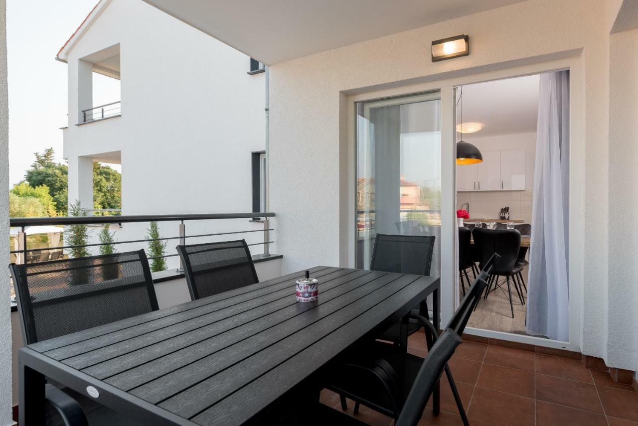 Villa Anja 2Nd Floor Peroj Exteriör bild
