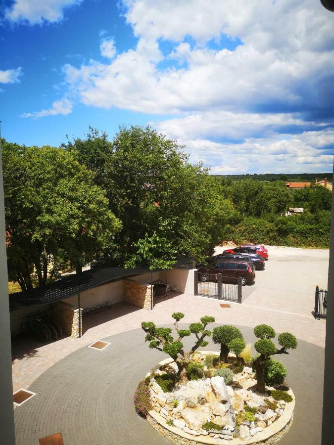 Villa Anja 2Nd Floor Peroj Exteriör bild